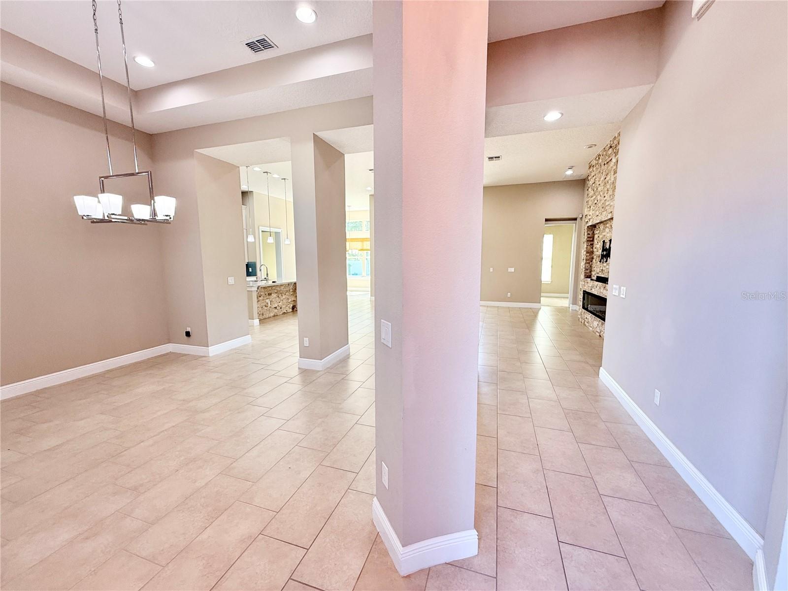 ENCLAVE AT WINDERMERE LANDING - Residential Lease