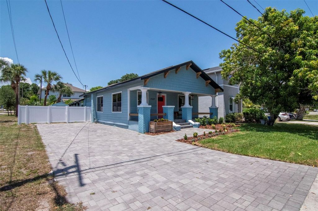 Photo of 2507 W Gray Street, Tampa, FL 33609 (MLS # TB8520491)