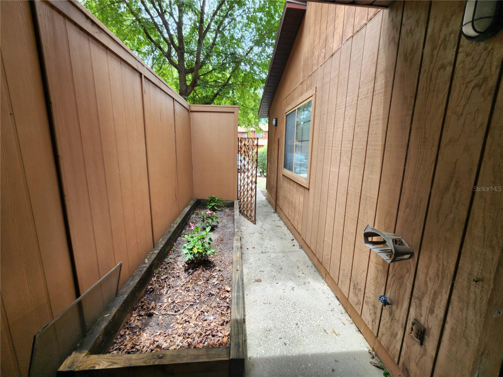 823 SW 58TH TERRACE