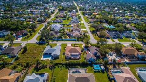 A home in PORT CHARLOTTE