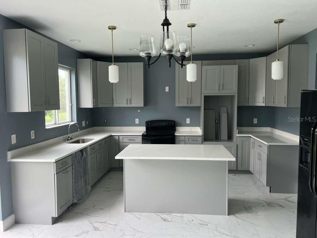 BLACK LAKE PARK PH 01 - Residential Lease