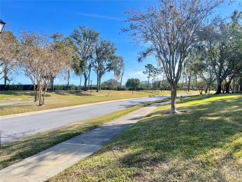 A home in LAKELAND