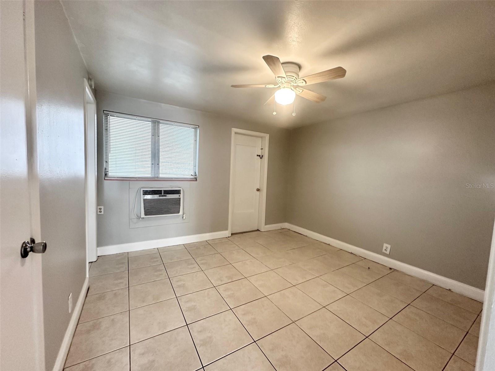 LAJOLLA - Residential Lease