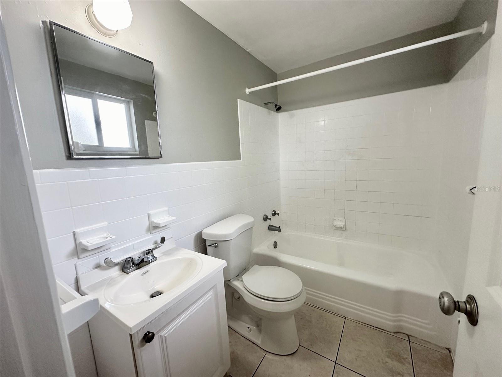 LAJOLLA - Residential Lease