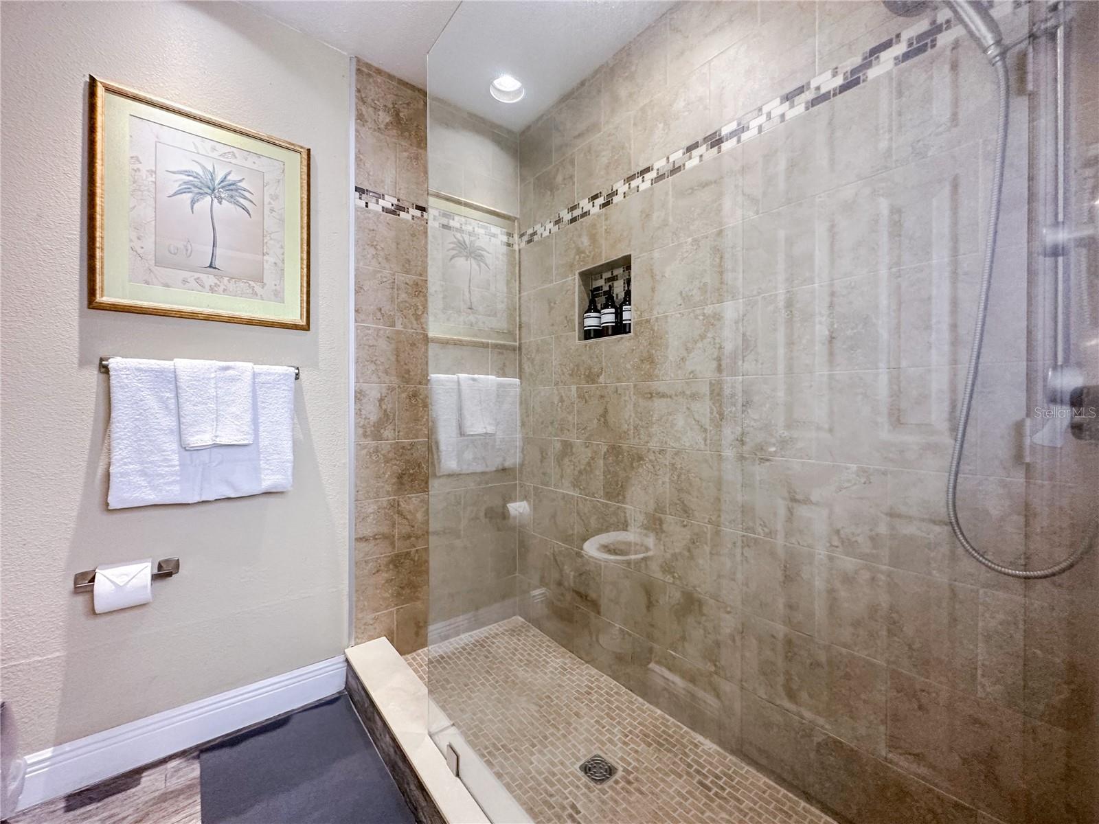 PARKWAY PALMS RESORT MAINGATE CONDO - Residential