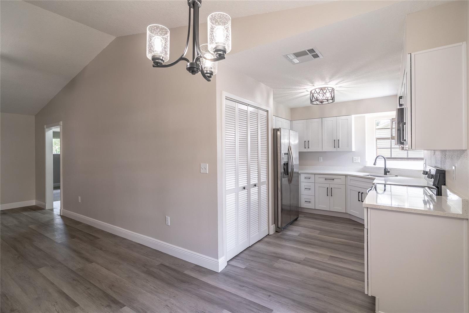 4225 W VISTA COURT