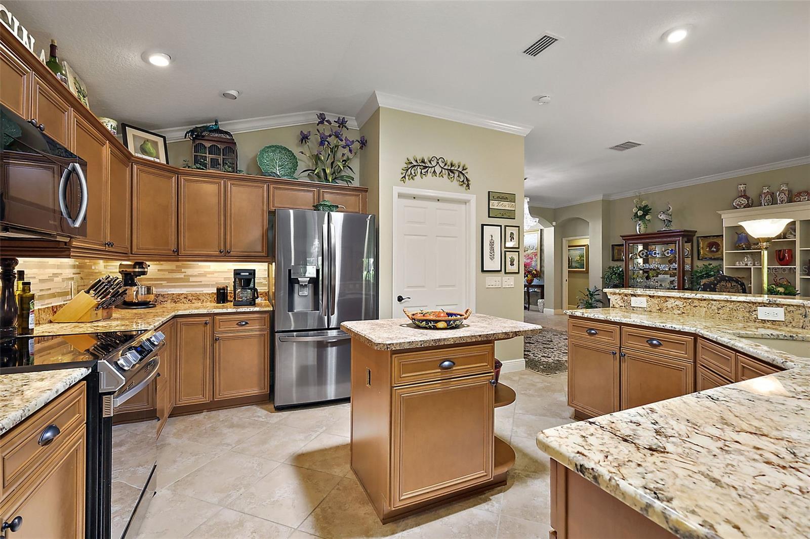 577 BEVILLE PLACE