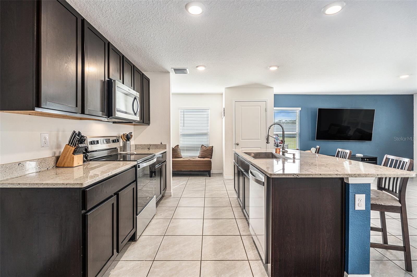 SUWANNEE LAKESIDE - Residential