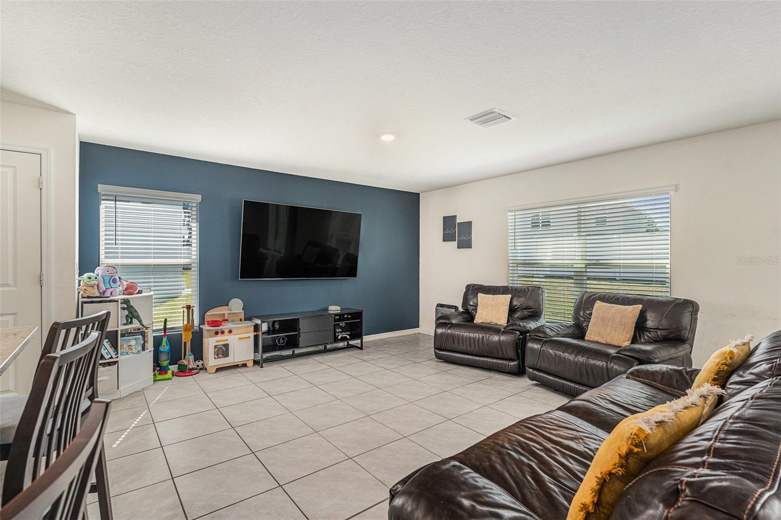 SUWANNEE LAKESIDE - Residential