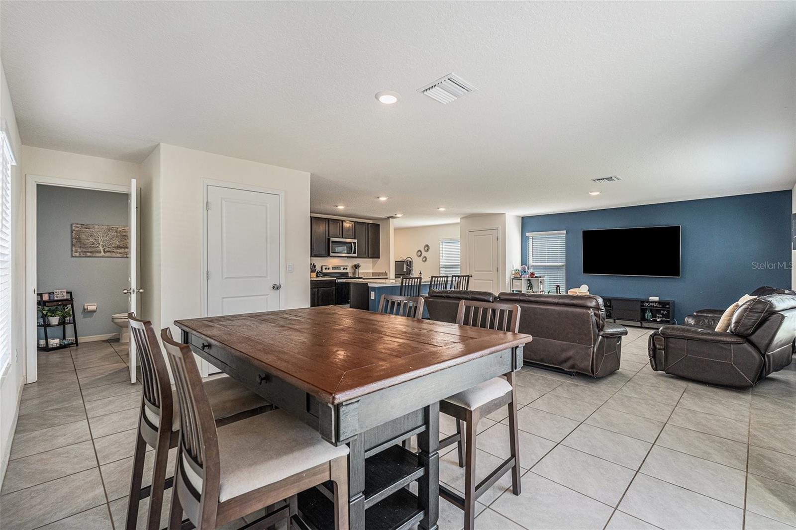 SUWANNEE LAKESIDE - Residential