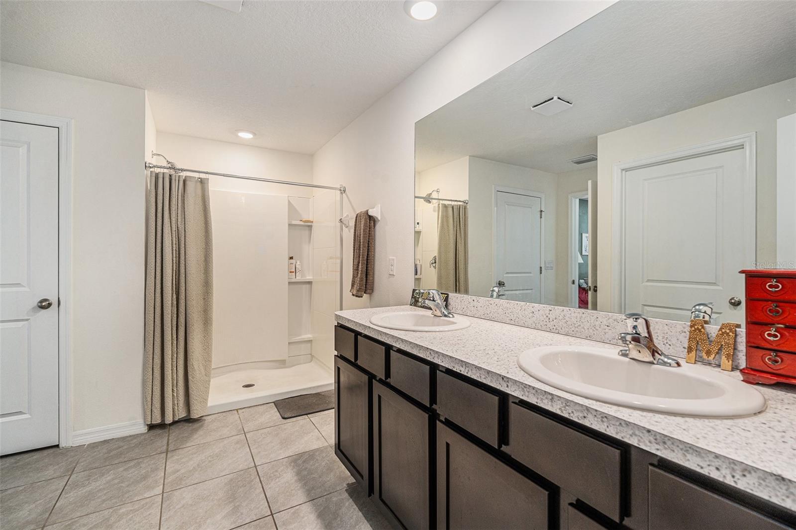 SUWANNEE LAKESIDE - Residential