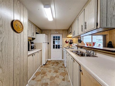 Tiny photo for 634 Misti Drive, Leesburg, FL 34788 (MLS # G5110425)