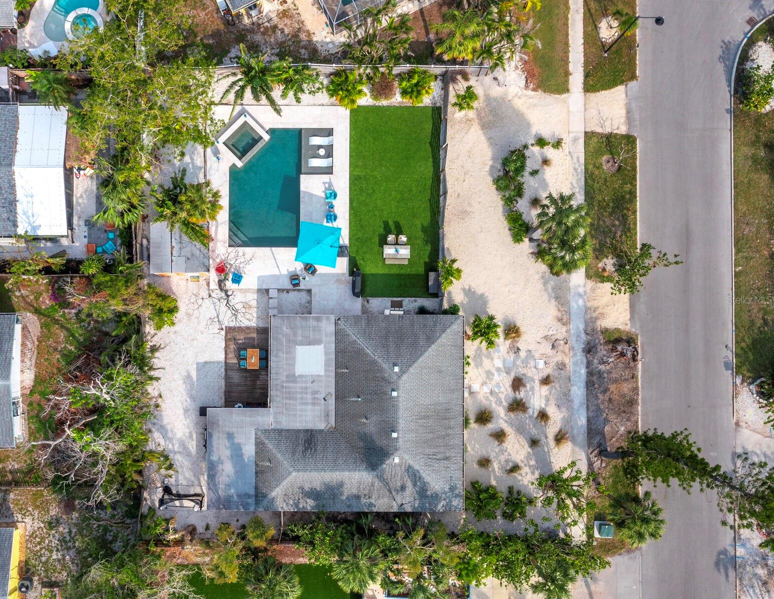 LONGBEACH ON LONGBOAT KEY - Residential