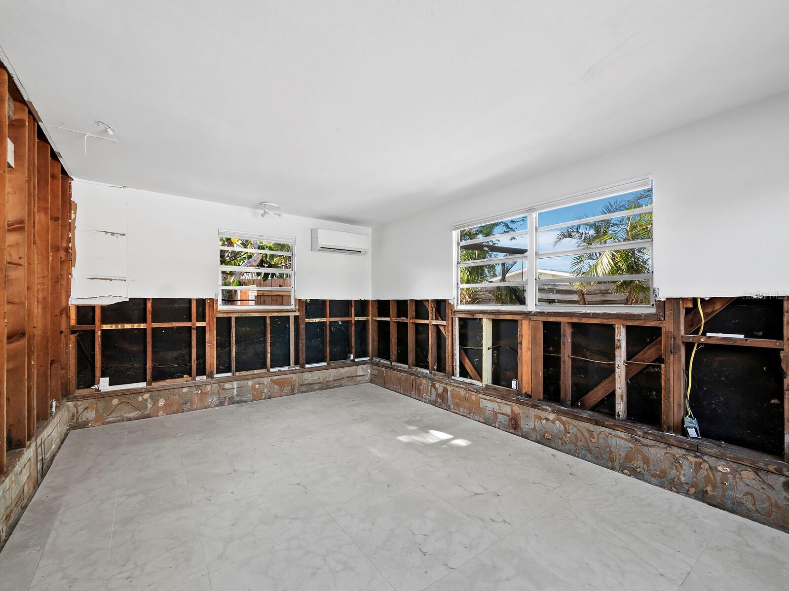 LONGBEACH ON LONGBOAT KEY - Residential