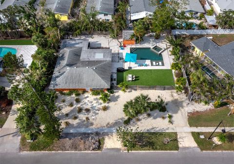 A home in LONGBOAT KEY