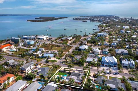 A home in LONGBOAT KEY