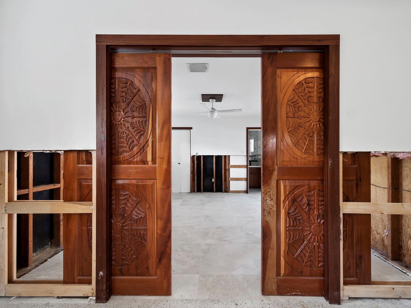 LONGBEACH ON LONGBOAT KEY - Residential