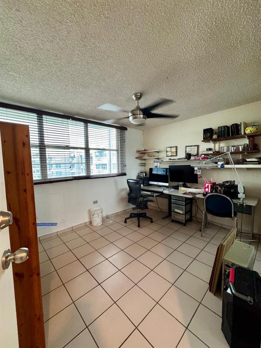 24 BOULVARD DE LA MEDIA LUNA E 5301