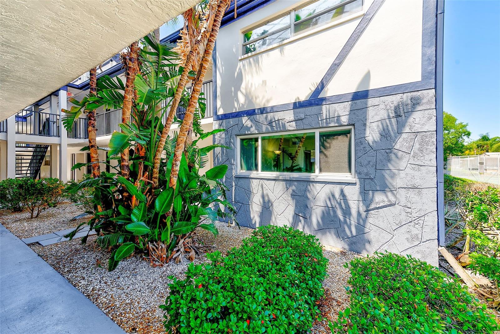 1137 KING ARTHUR COURT 501