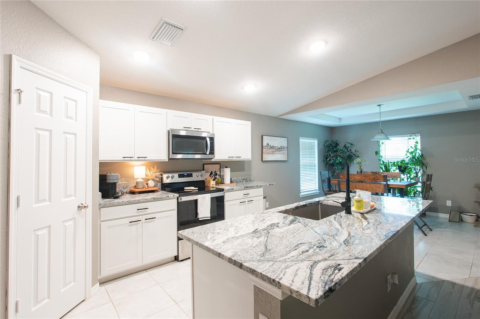 Search Properties for Sale 3 3715 TEAKWOOD STREET