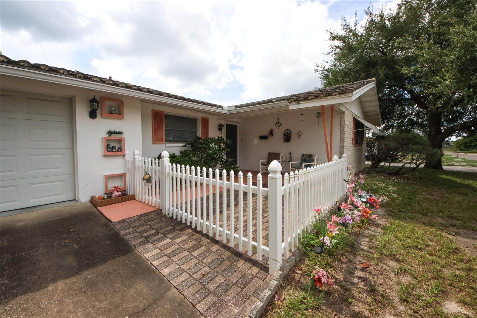 10638 OAK HILL DRIVE