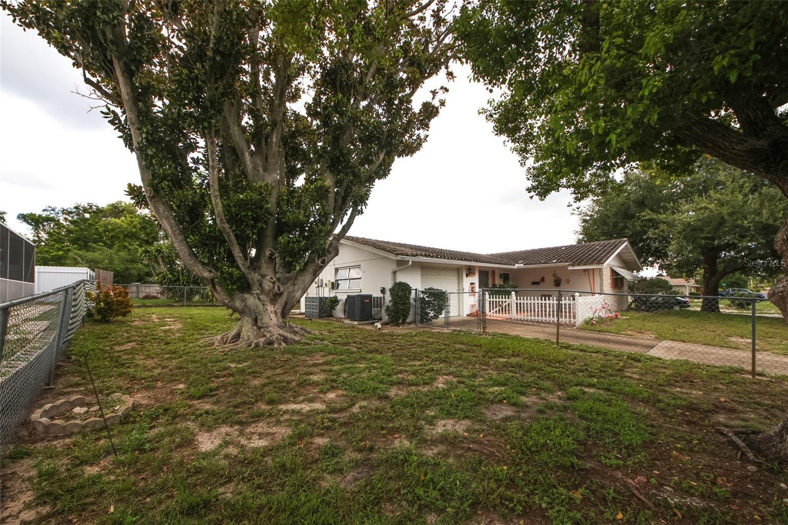 JASMINE LAKES - Residential