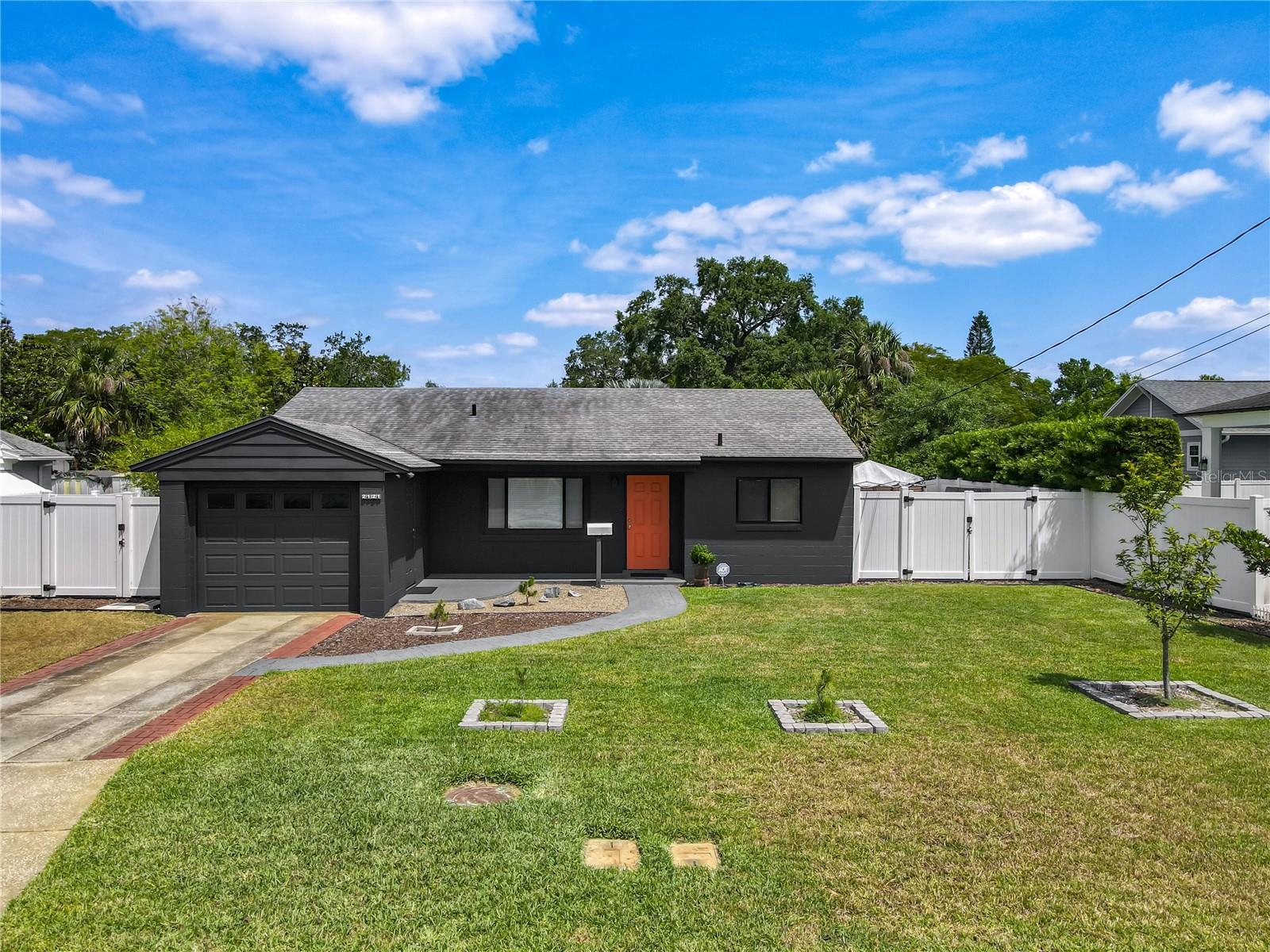 2121 VIVADA STREET