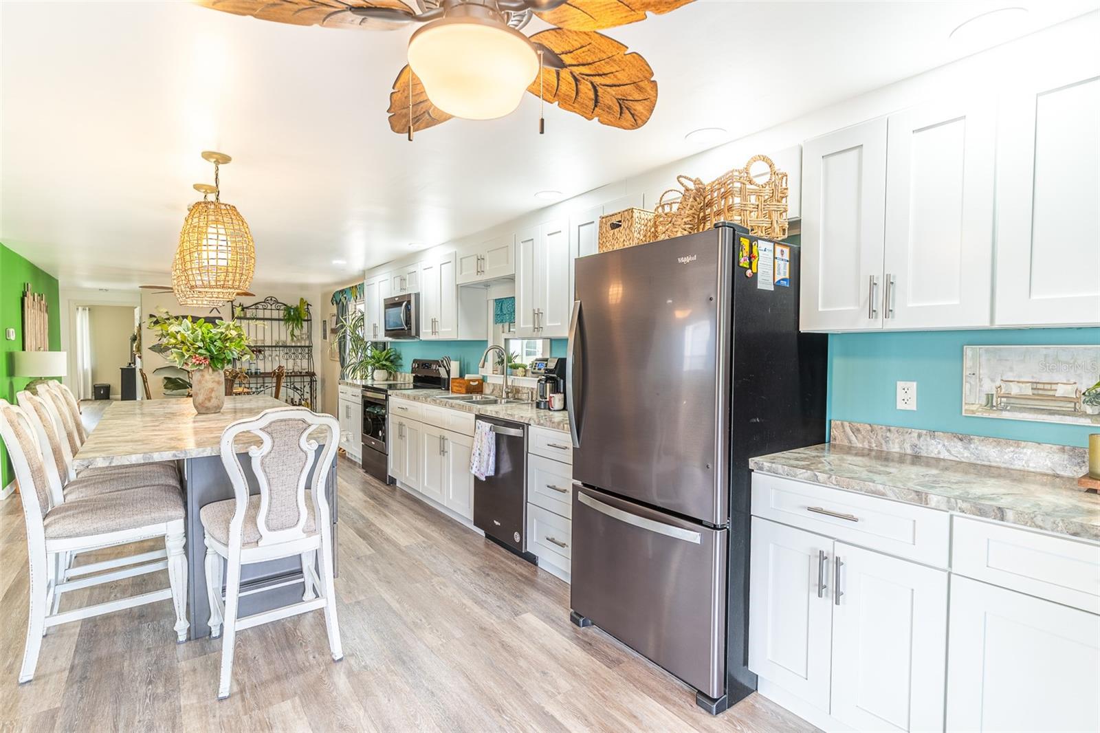 1818 BLUE LAKE DRIVE