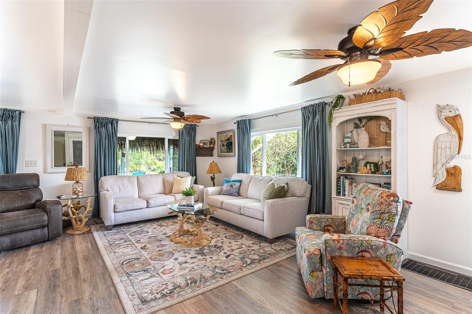 1818 BLUE LAKE DRIVE