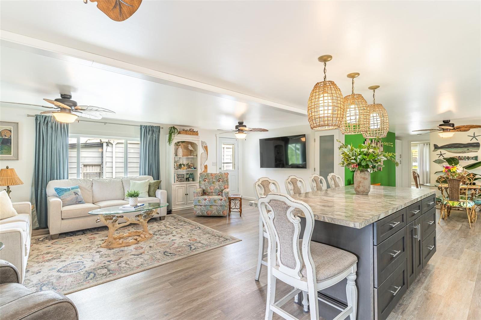 1818 BLUE LAKE DRIVE