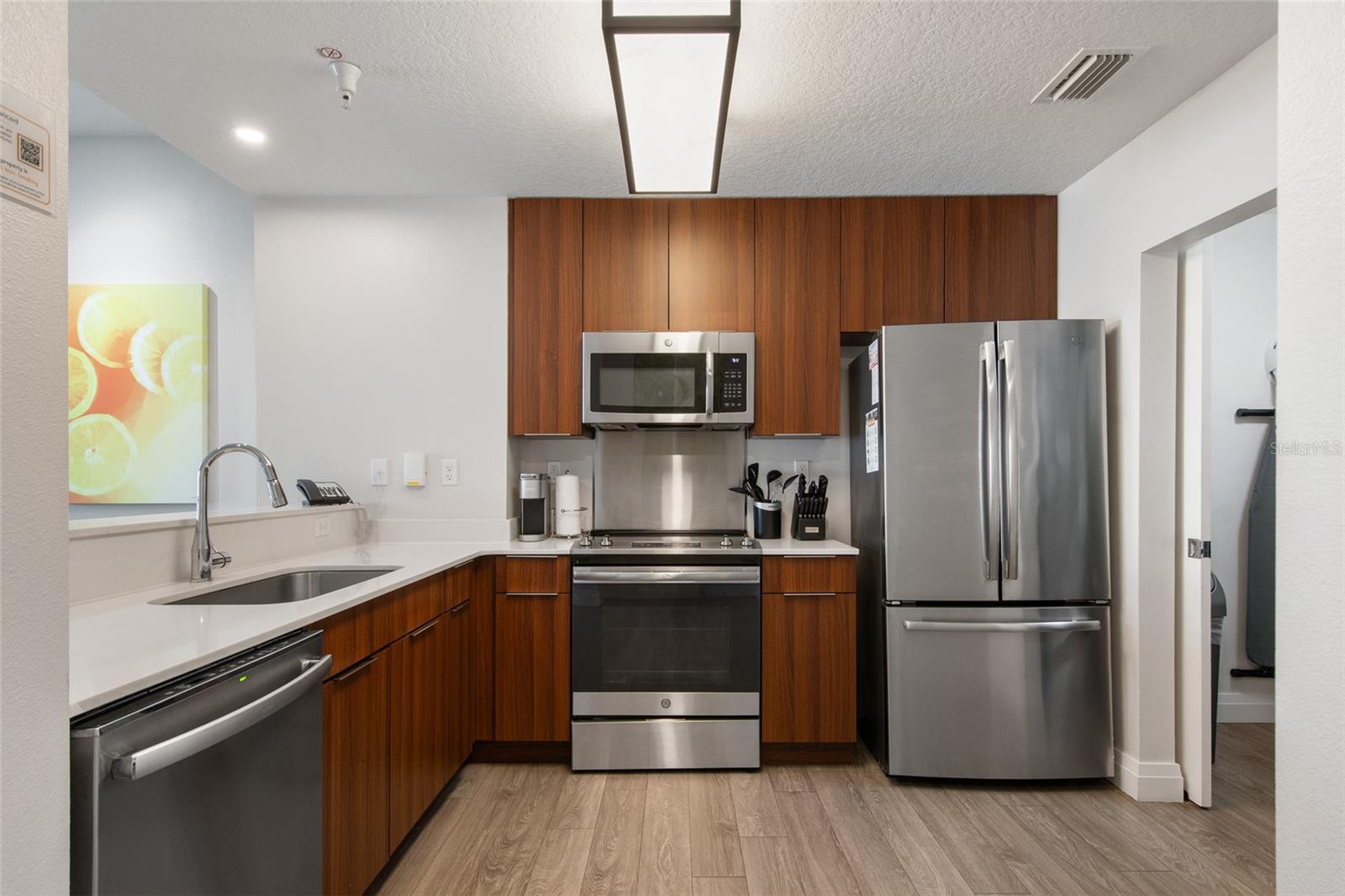GROVE RESIDENCE & SPA HOTEL CONDO II - Residential