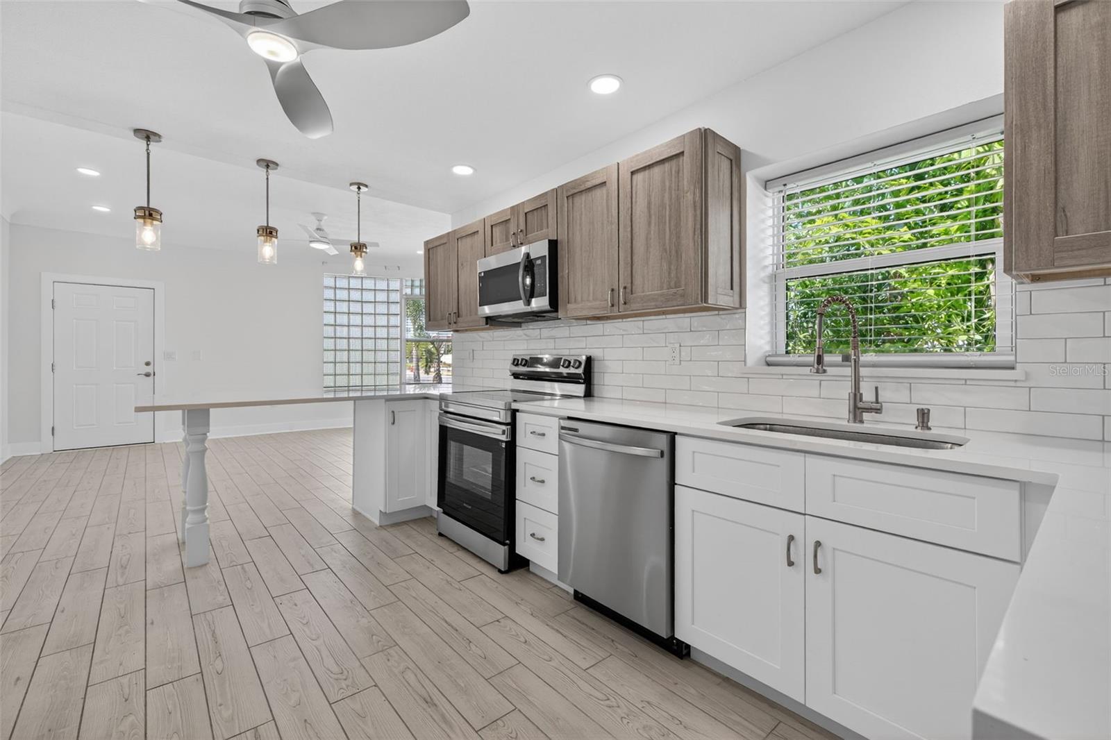 BOCA CEIGA PARK - Residential Lease