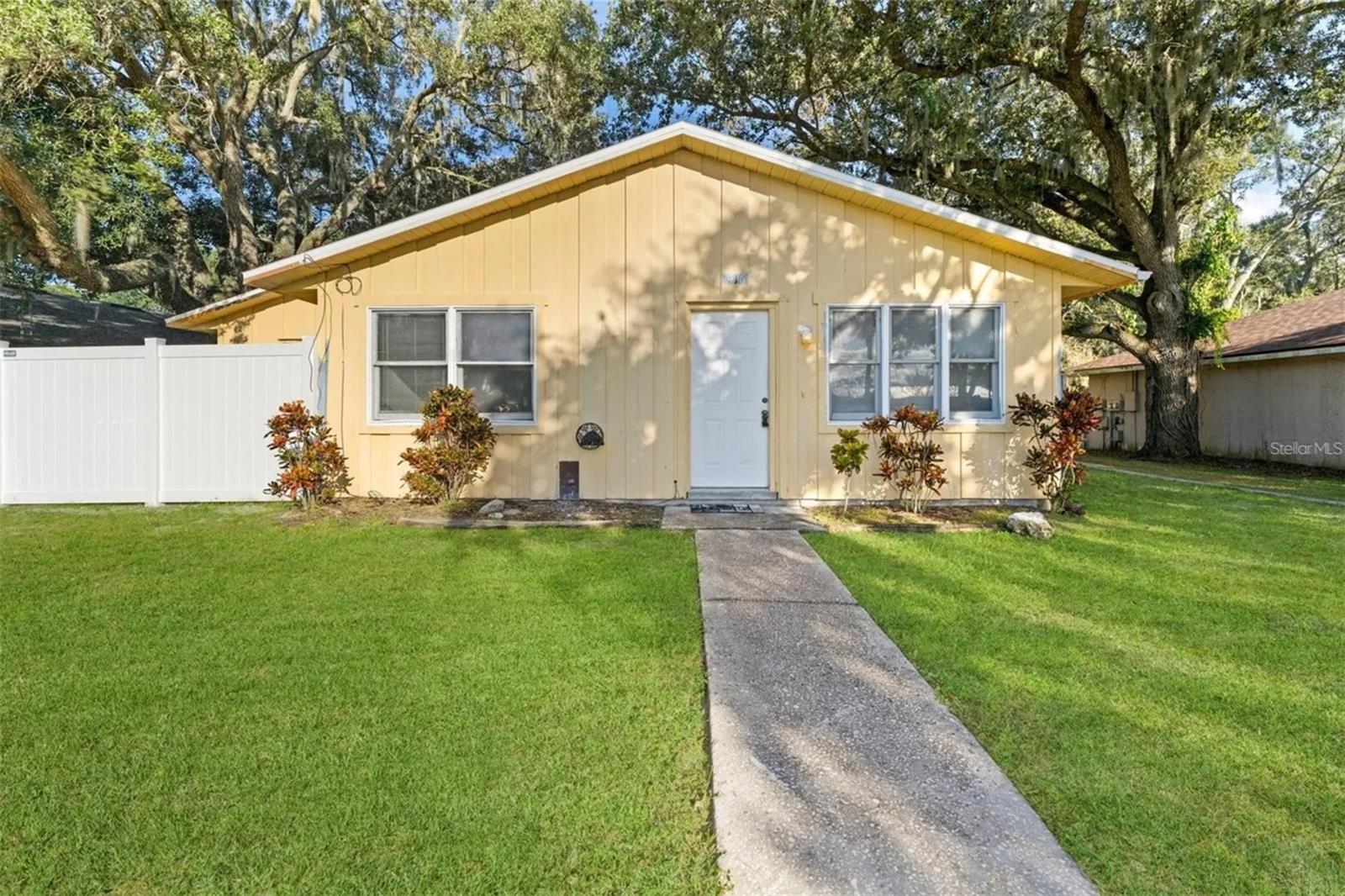 Turnkey Duplex in Desirable South Lakeland – $5000 SELLER CONCESSIONS!
Whether you’re an investor seeking instant rental income or an owner-occupant looking to offset your mortgage, this well-maintained duplex is fully occupied, offering immediate cash flow from day one.
Each unit features a 2-bedroom, 1.5-bath layout with tasteful updates throughout. The front unit showcases a stylishly renovated kitchen, while the rear unit offers a spacious, fully fenced backyard—ideal for outdoor living.
A Newer roof adds value and peace of mind, making this property truly turnkey.
Located in a well-established neighborhood, you’ll love the convenience of being near Lake Miriam Shopping Center, Lakeside Village, and having easy access to the Polk Parkway for smooth commuting.
Whether you’re expanding your investment portfolio or looking for a dual-purpose property, this South Lakeland duplex checks all the boxes.
Don’t miss out & schedule your private showing today!