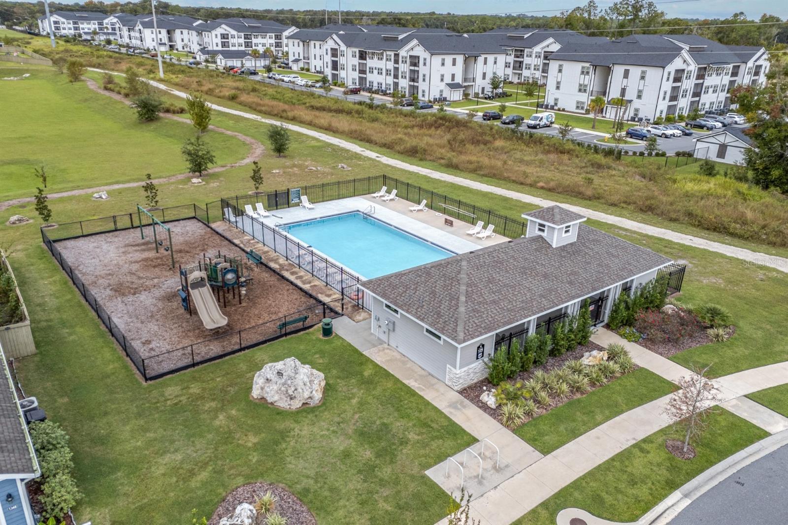 GRAND OAKS AT TOWER PH 2 PB 37 PG 63 - Residential