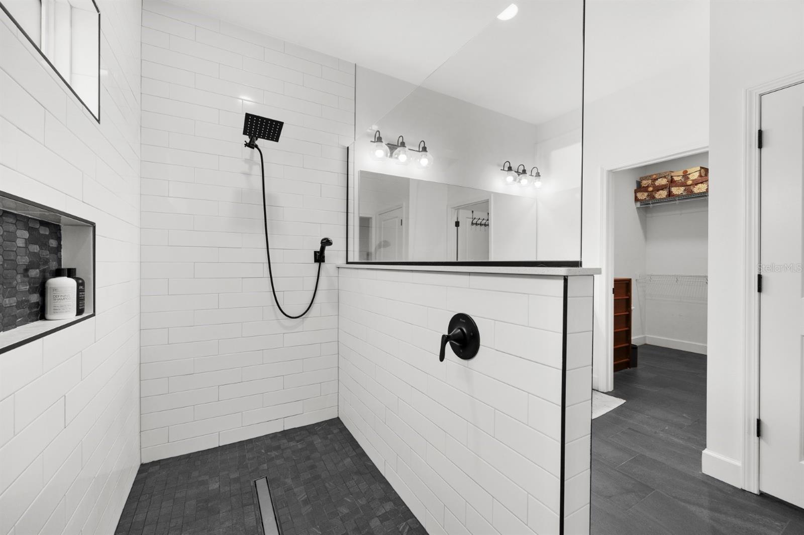 GRAND OAKS AT TOWER PH 2 PB 37 PG 63 - Residential