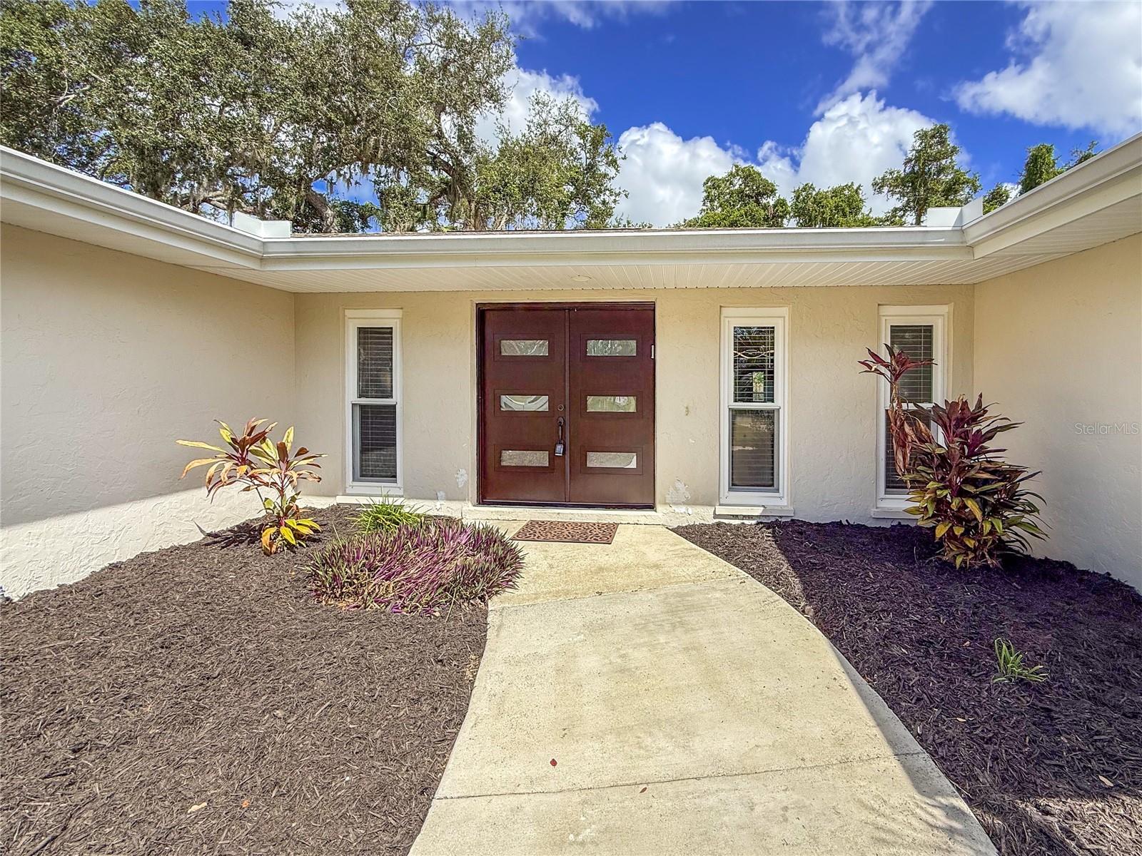 COLONIAL TERRACE - Residential