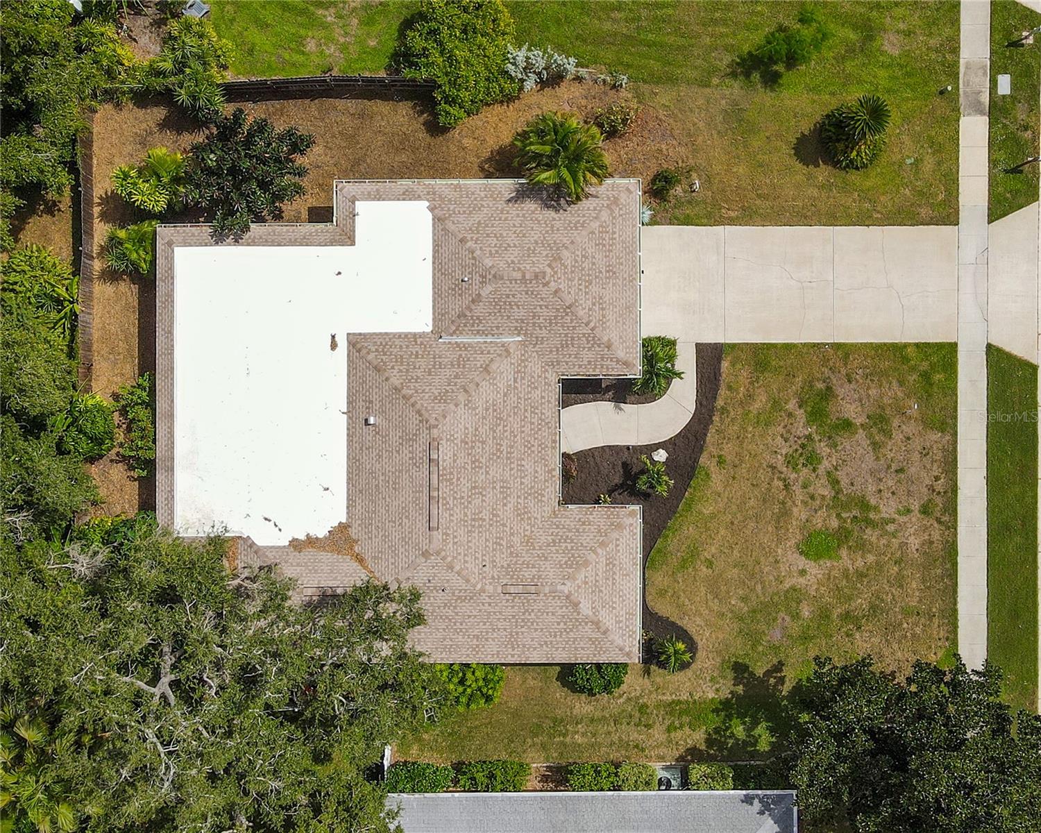 COLONIAL TERRACE - Residential