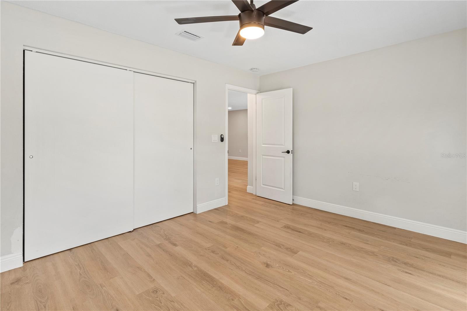 COLONIAL TERRACE - Residential