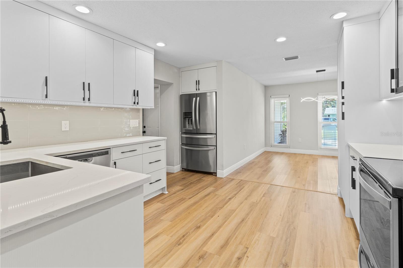 COLONIAL TERRACE - Residential