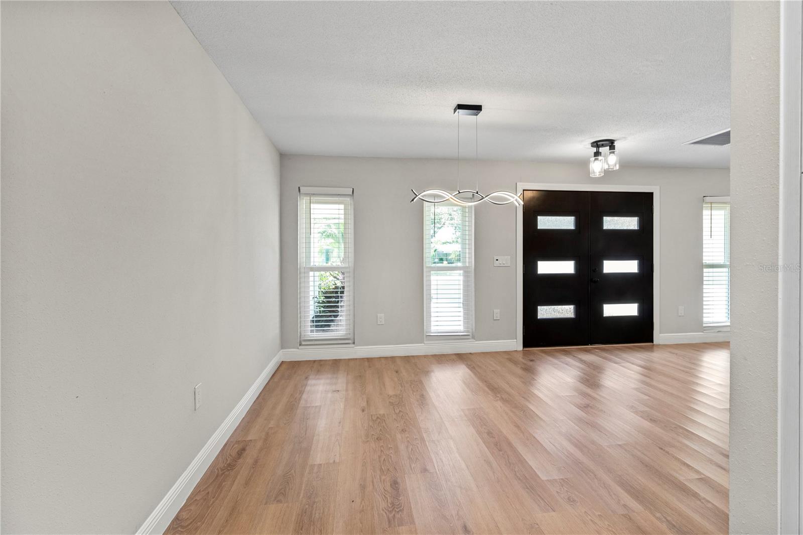 COLONIAL TERRACE - Residential