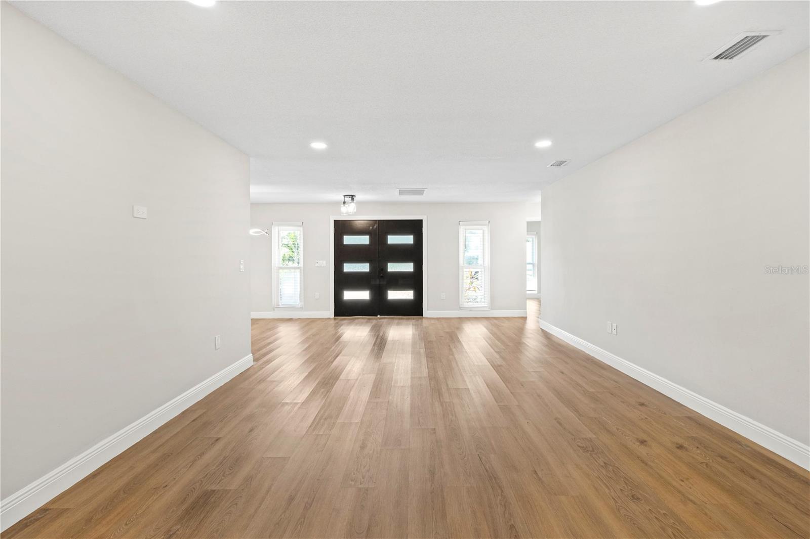 COLONIAL TERRACE - Residential