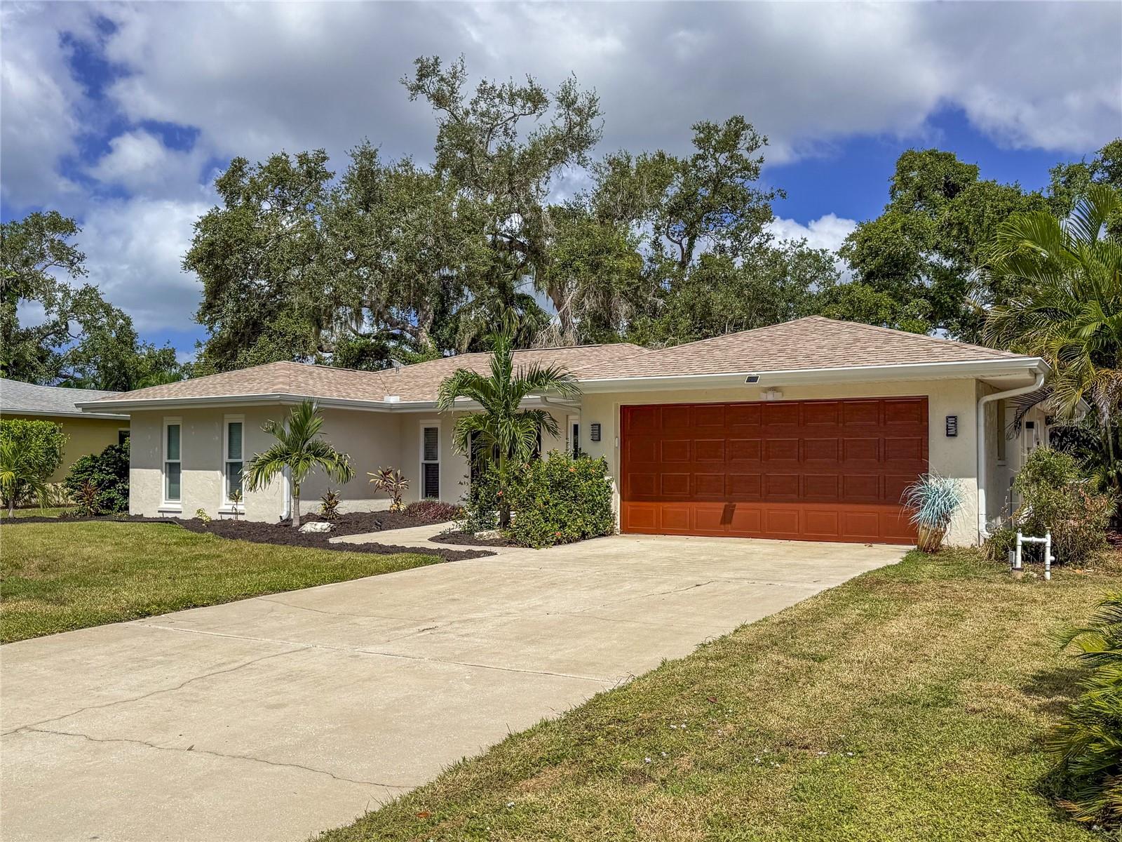 COLONIAL TERRACE - Residential