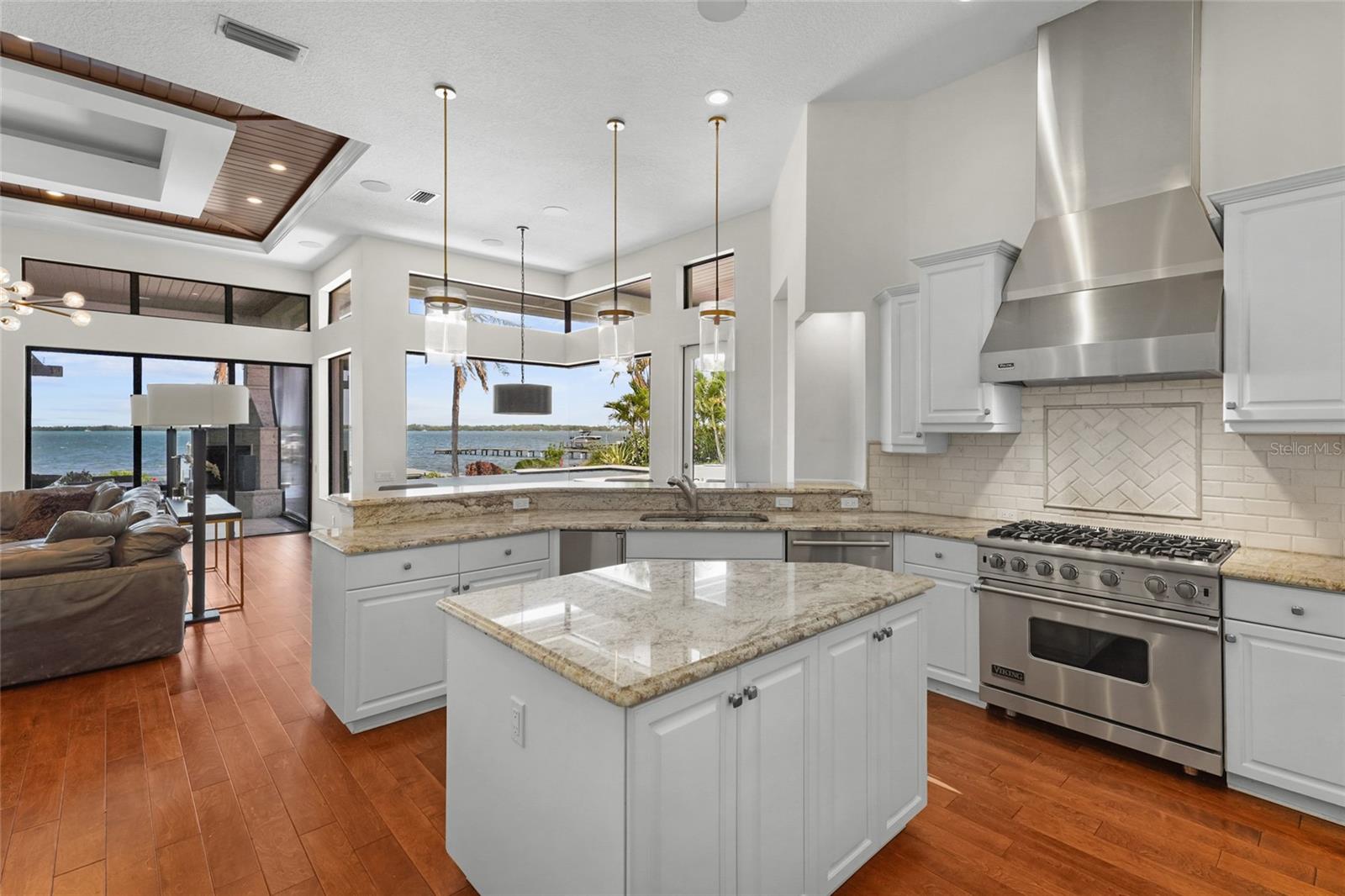 ACREAGE - Residential