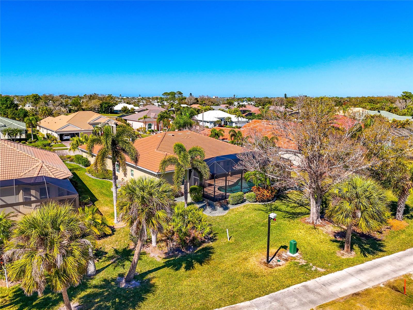 PELICAN POINTE GOLF & COUNTRY CLUB - Residential