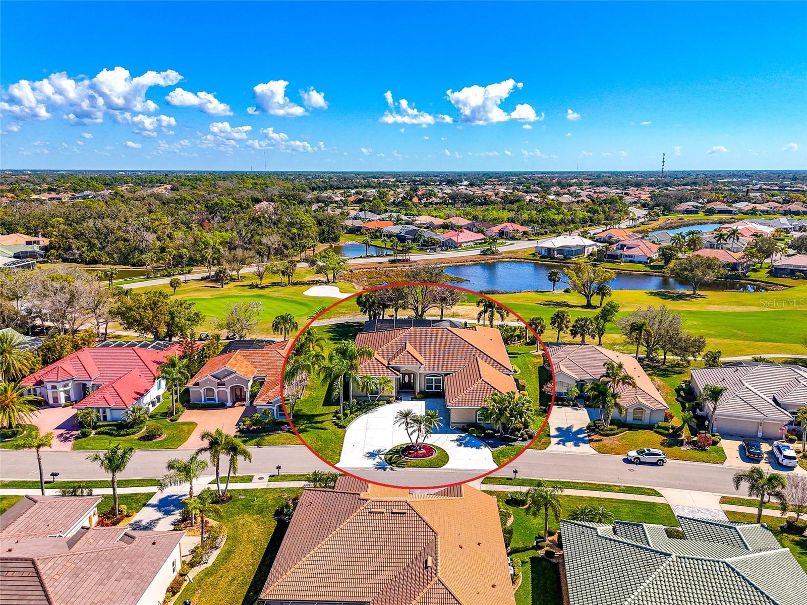 PELICAN POINTE GOLF & COUNTRY CLUB - Residential