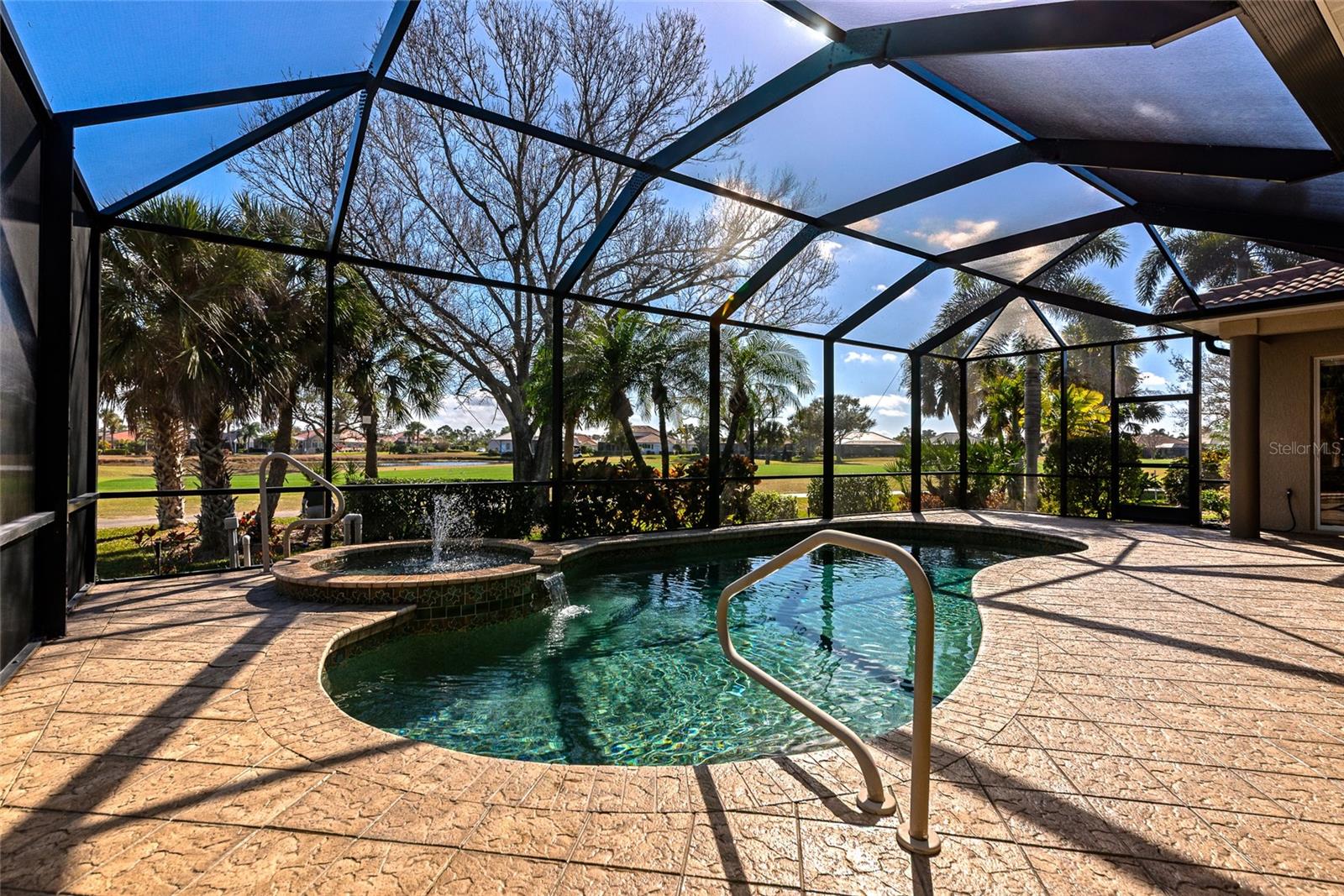 PELICAN POINTE GOLF & COUNTRY CLUB - Residential