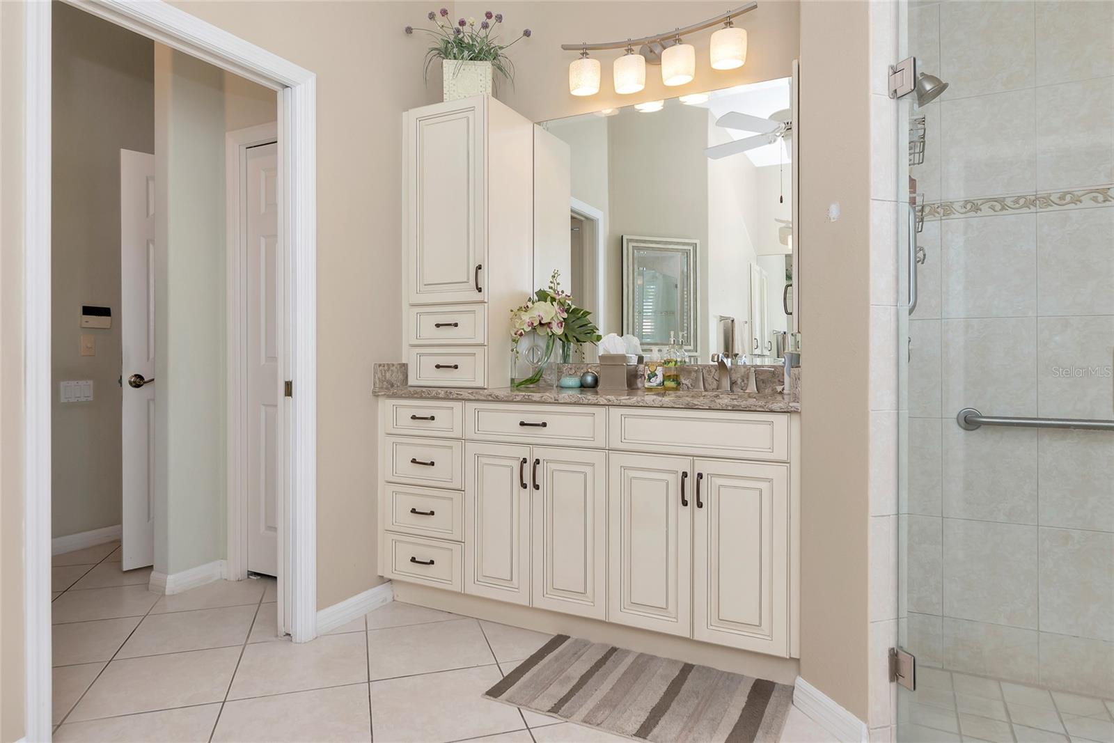 PELICAN POINTE GOLF & COUNTRY CLUB - Residential