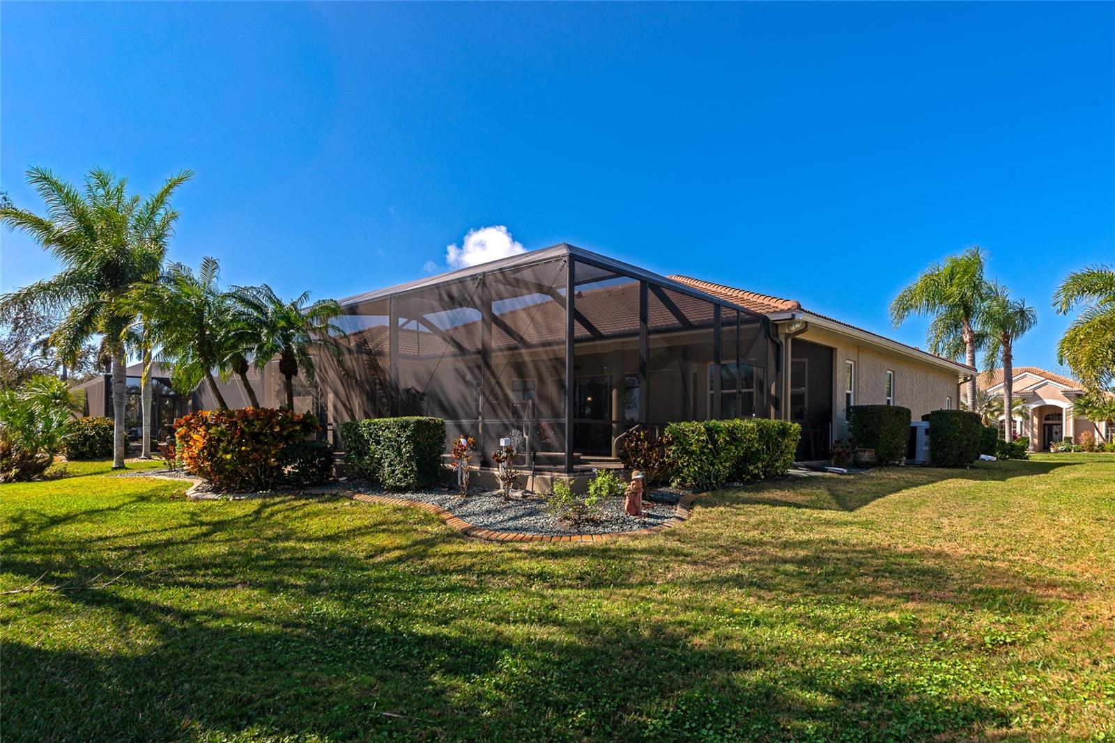 PELICAN POINTE GOLF & COUNTRY CLUB - Residential