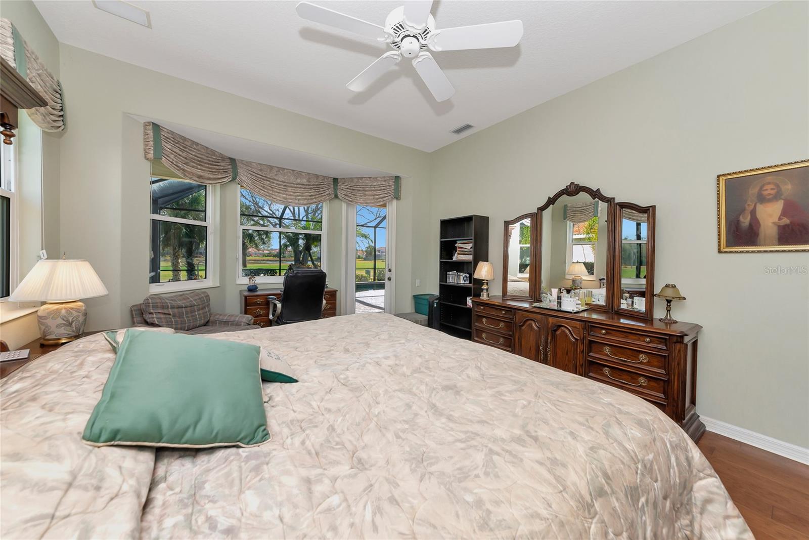PELICAN POINTE GOLF & COUNTRY CLUB - Residential