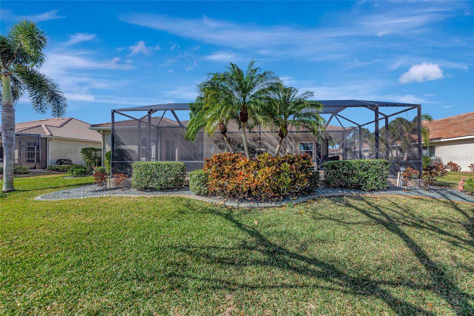 PELICAN POINTE GOLF & COUNTRY CLUB - Residential